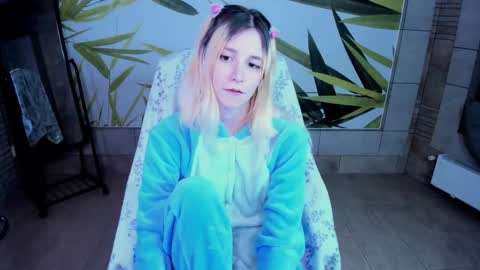 FlexiMona online show from December 14, 8:03 pm