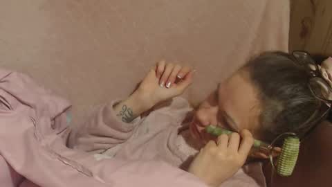 say meow and send tip  online show from January 15, 7:47 am