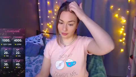 Julia online show from December 10, 1:43 am