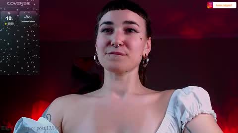 Snapshot of foxrinehelen chatting on December 18, 11:51 pm Helen - My streams are Monday - Friday at 8 AM NY time online show from December 18, 11:51 pm