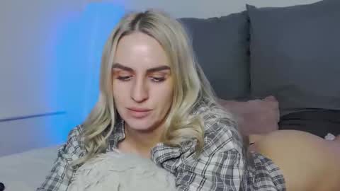 Foxy Kimmi online show from January 9, 7:13 am