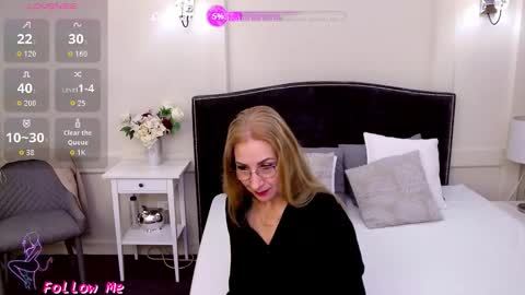 Snapshot of foxy_ramona chatting on October 23, 7:25 am Ana online show from October 23, 7:25 am