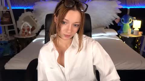 Maya online show from December 3, 4:09 pm