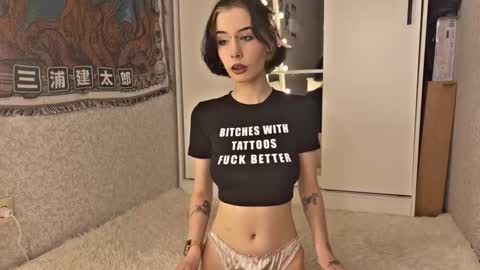 Snapshot of frau_basted chatting on October 17, 6:00 pm mistress Bastet and  mintcola online show from October 17, 6:00 pm