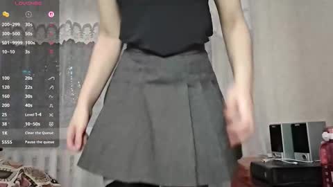 Mia online show from February 27, 5:02 pm