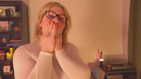 Louise or Lou 3 online show from January 14, 8:31 am