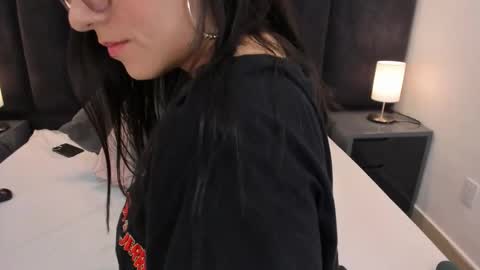 FREYA online show from November 10, 9:32 pm