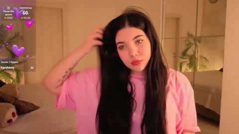 Mila online show from March 5, 9:54 pm