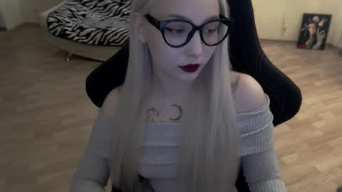 Snapshot of fromsun_forsoul chatting on October 25, 5:53 pm Lilith online show from October 25, 5:53 pm