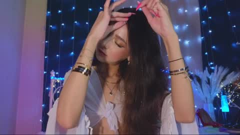 Tiffany online show from January 25, 10:50 pm