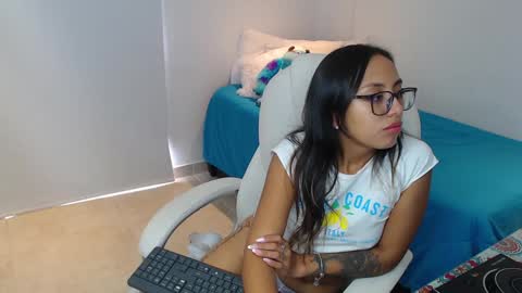 Snapshot of gabriela_morales01 chatting on January 30, 4:55 pm .  online show from January 30, 4:55 pm