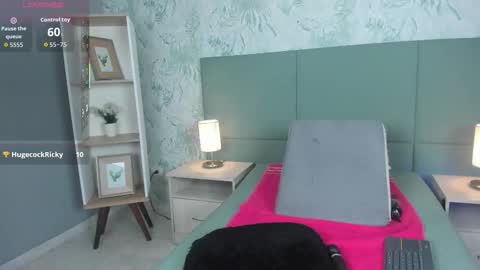 gabriellacox online show from November 11, 7:55 pm