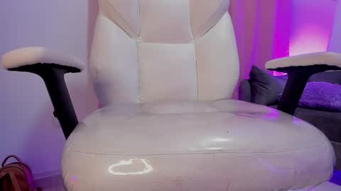 gaby online show from December 3, 2:19 pm