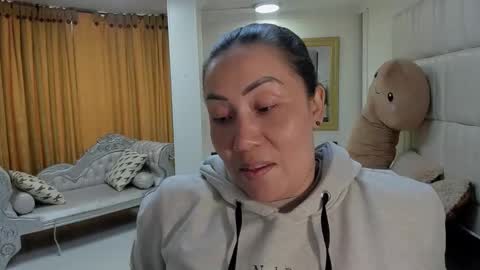 gabriela online show from February 18, 4:28 pm