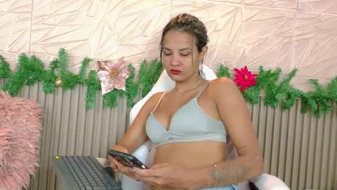 gaviluc_ online show from December 18, 10:31 am