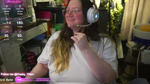 Snapshot of geeky_kitten chatting on September 28, 9:58 am Geeky Kitten Leina -  online show from September 28, 9:58 am