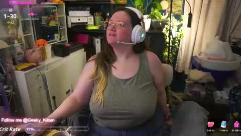 Snapshot of geeky_kitten chatting on October 5, 9:58 am Geeky Kitten Leina -  online show from October 5, 9:58 am