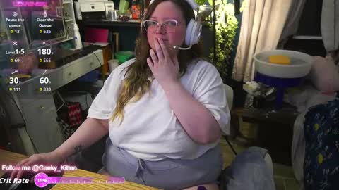 Snapshot of geeky_kitten chatting on September 25, 6:45 am Geeky Kitten Leina -  online show from September 25, 6:45 am