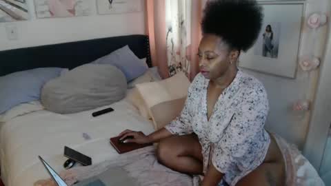 Snapshot of geishapaige chatting on October 16, 1:36 pm The Empress online show from October 16, 1:36 pm