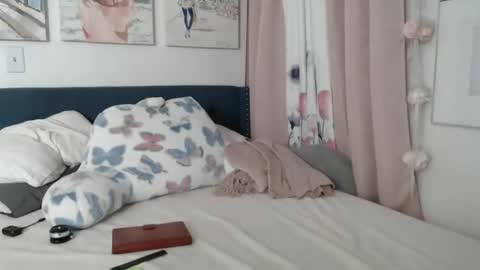 The Empress online show from February 4, 2:58 am