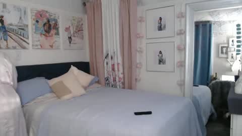 Snapshot of geishapaige chatting on September 26, 6:55 am The Empress online show from September 26, 6:55 am