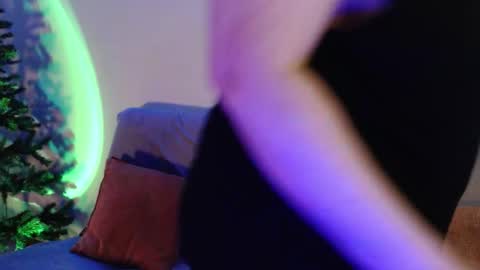 gentlemila online show from December 15, 12:05 am