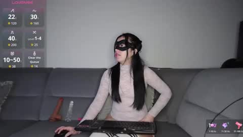 Angie online show from February 25, 9:35 pm