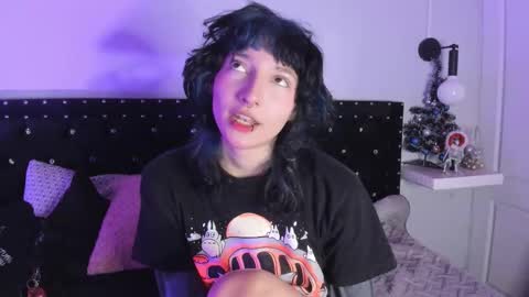 Allison  online show from December 19, 9:40 pm