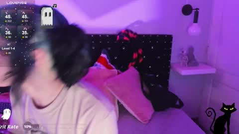 Allison  online show from October 29, 8:55 pm