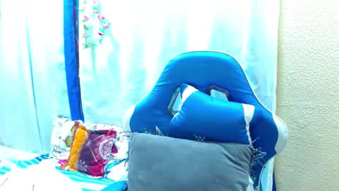 Gia  online show from October 29, 11:29 pm