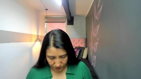 G I A  FOX online show from February 26, 12:16 pm