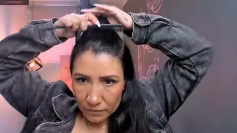 G I A  FOX online show from February 12, 12:22 pm