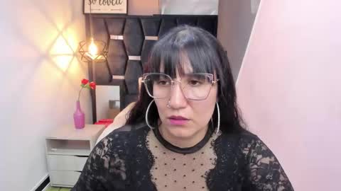 G I A  FOX online show from November 8, 3:17 pm