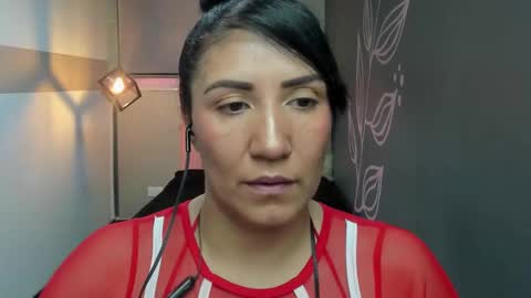 G I A  FOX online show from February 15, 12:22 pm