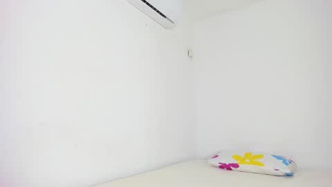 Gianna online show from February 12, 9:22 pm