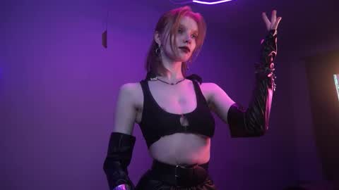        im expecting 350 thumbs up on my altar   online show from November 19, 10:32 pm