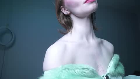        im expecting 350 thumbs up on my altar   online show from October 29, 10:34 pm