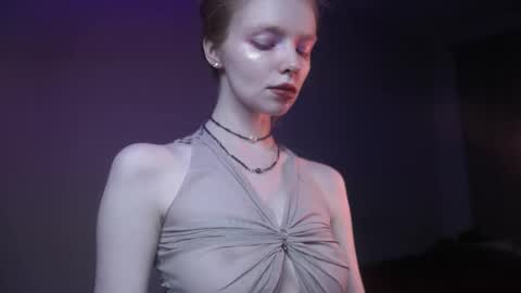        im expecting 350 thumbs up on my altar   online show from December 14, 10:15 pm