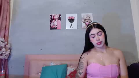 ginnifer_goodwin online show from November 20, 12:06 pm