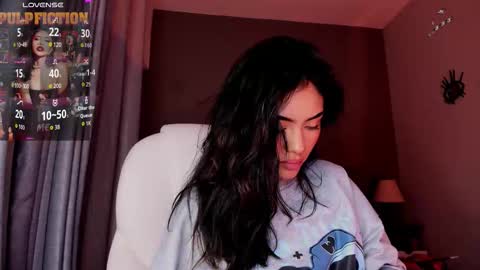 Snapshot of giovanna_oliveira chatting on October 21, 3:54 am Giovanna online show from October 21, 3:54 am