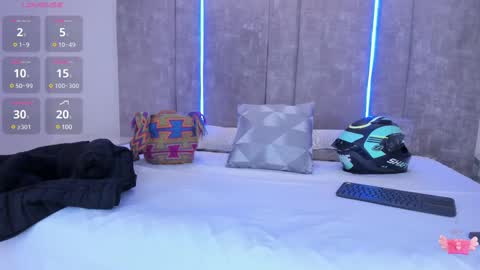     online show from March 3, 11:03 am