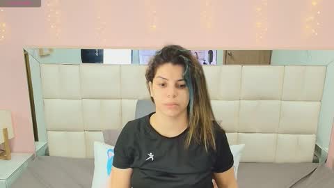 Gisell online show from December 21, 1:04 pm