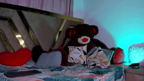 . Gisel Reyes . online show from January 24, 4:16 am