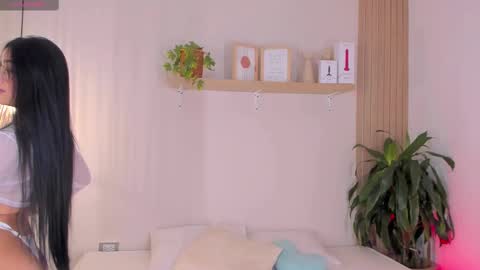 Snapshot of gisselle_palmer chatting on September 15, 7:21 pm   online show from September 15, 7:21 pm