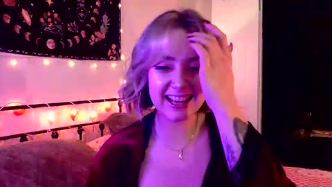 givemesweetdreams online show from October 27, 7:19 pm