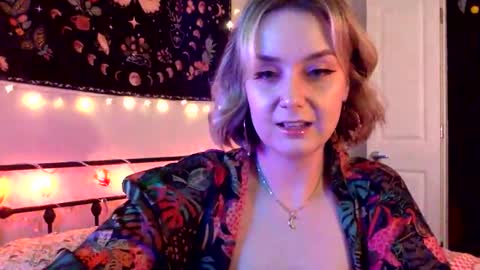 givemesweetdreams online show from November 15, 12:11 am