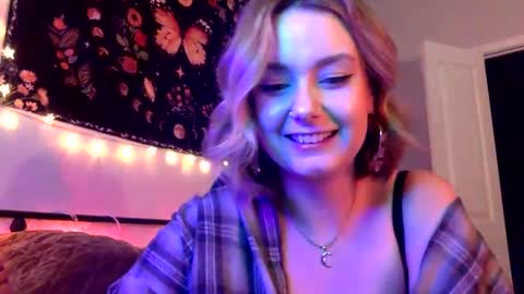 givemesweetdreams online show from January 24, 3:22 am