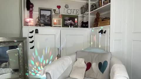 Gl1tter Barbie online show from October 31, 2:43 pm