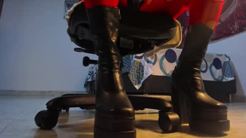 NYX online show from November 8, 8:14 pm