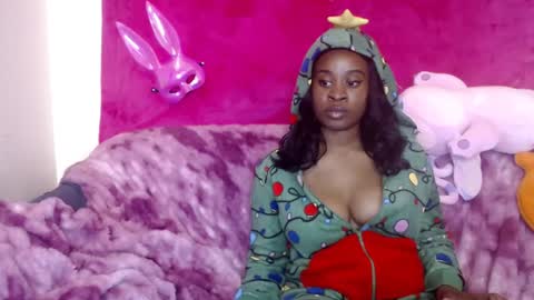 Snapshot of goddess_aaliyah chatting on December 24, 12:44 pm goddess_aaliyah online show from December 24, 12:44 pm